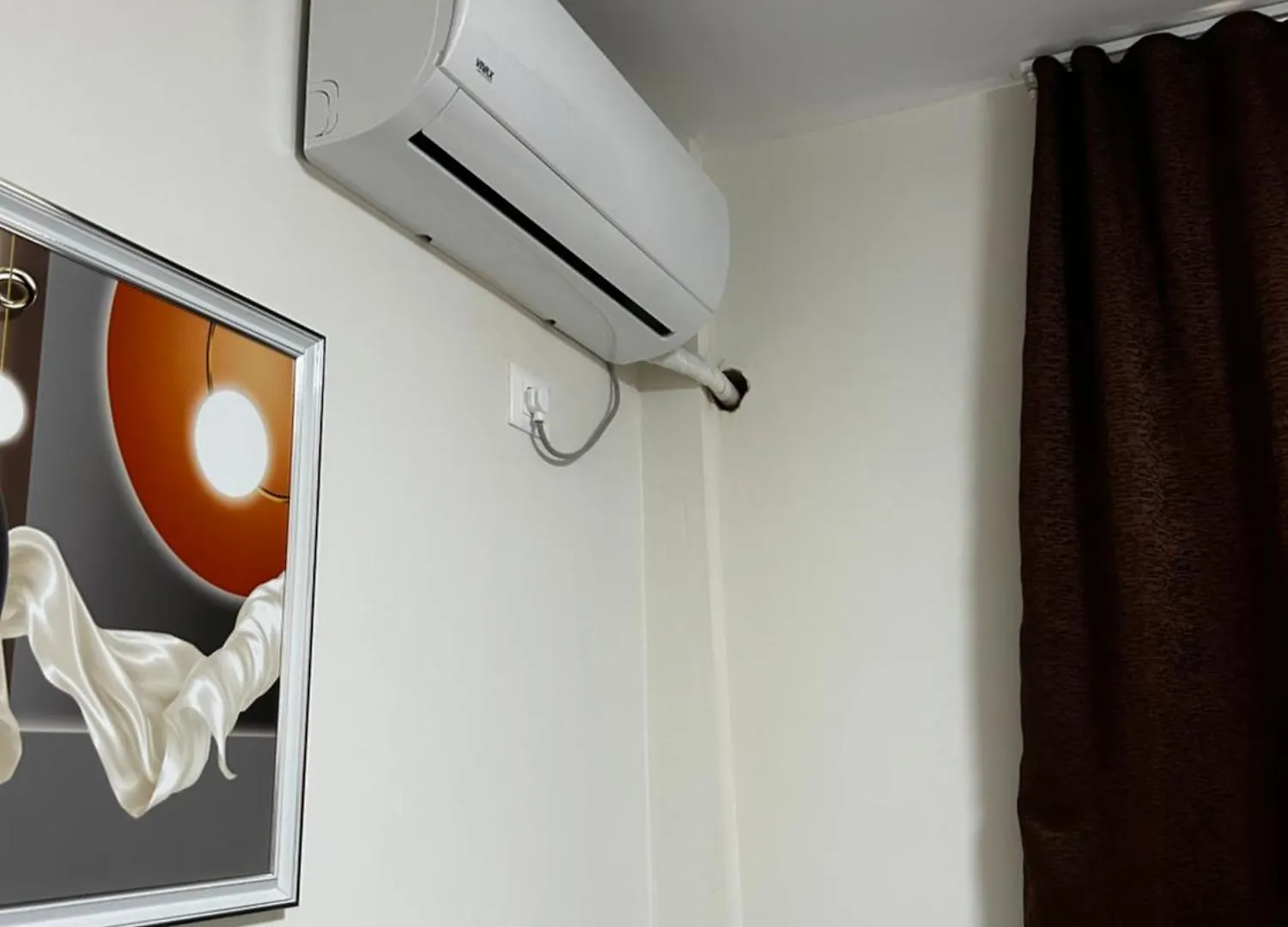 Apartment Cozy Centrally Located Room For Two 2, 10 Min Walk From City Center Tirana Albania