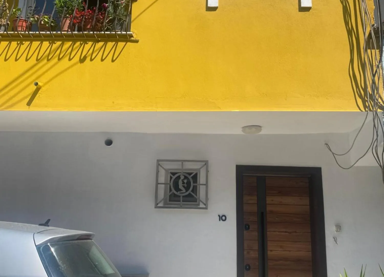Cozy Centrally Located Room For Two 2, 10 Min Walk From City Center Tirana 0*,  Albania